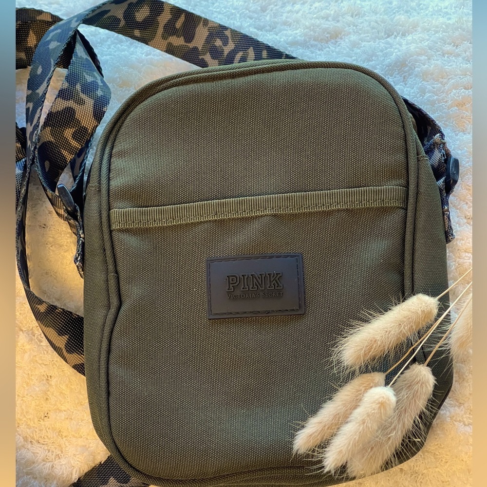 PINK VICTORIA SECRET Taffeta Crossbody Sports Bag In Olive Green Camo - Picture 4 of 12